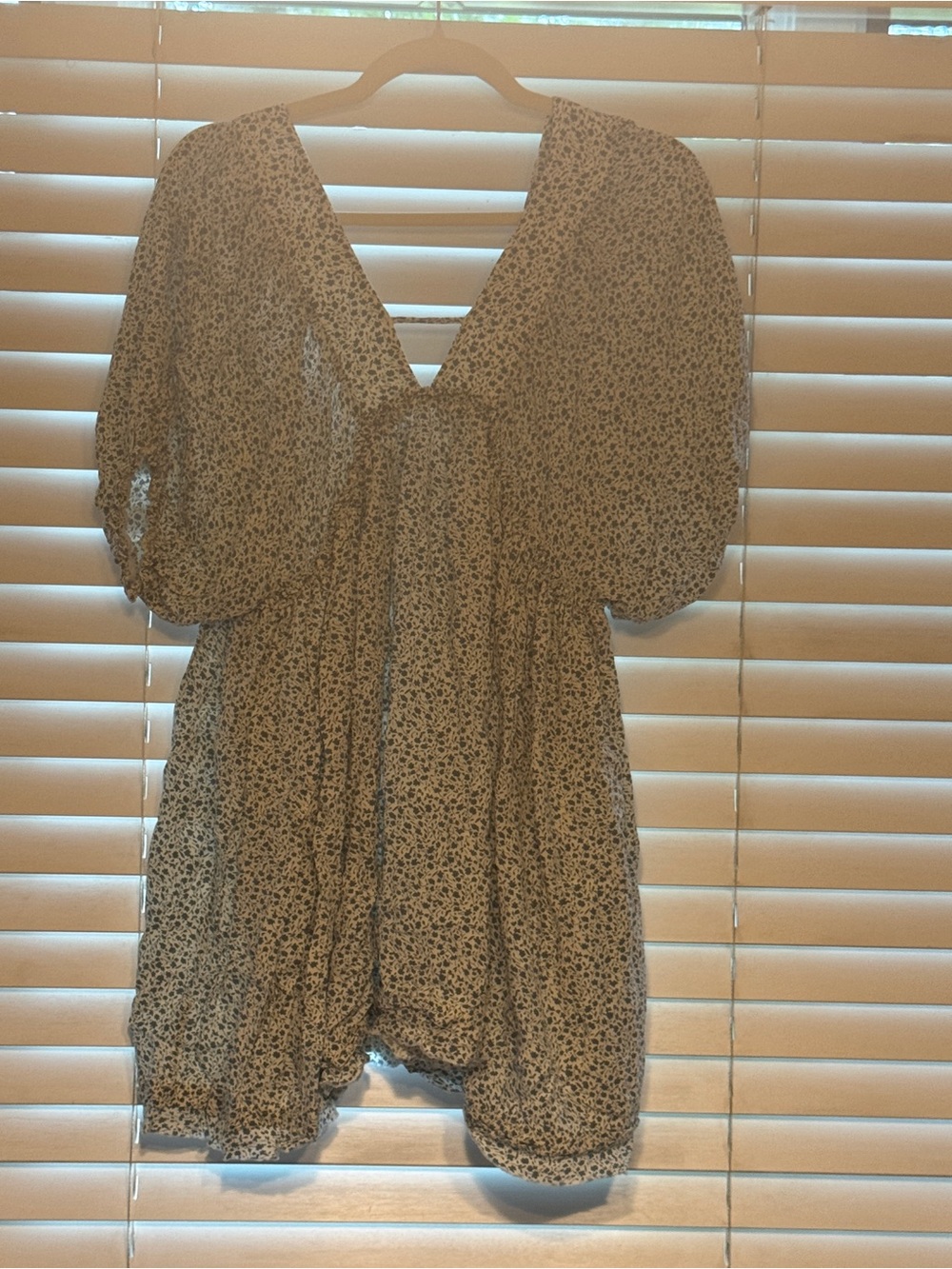 V-Neck Floral Puff Sleeve Mini Dress in Cream